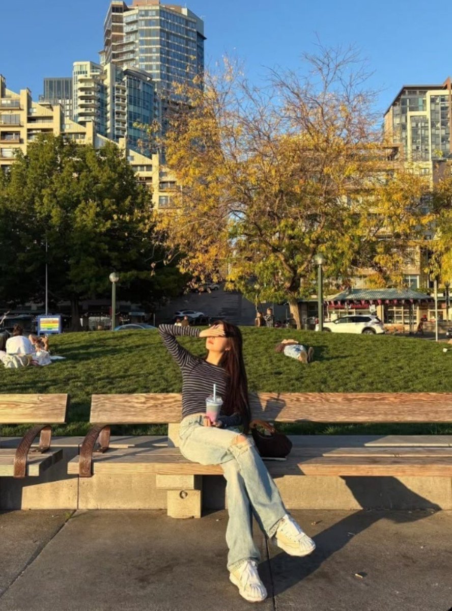 euneex0's tweet photo. 세상은 너희가 태양을 바라본 순간부터 낭만으로 가득찼 는걸, g'morning 🌞 https://t.co/Z5gzArL2xk