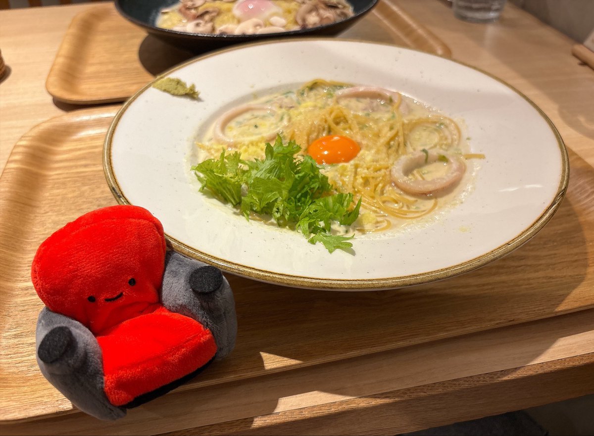 shokauu's tweet photo. 昨日は映画見て美味しいの食べて食べて食べていっぱいおしゃべりして楽しかった𛰙᭜𖫴𖫰𖫱𖫳𖫲𖫲𖫳𖫴𖫰𖫱꛰·̫ ᭜𖫴𖫰𖫱𖫳𖫲𖫲𖫳𖫴𖫰𖫱꛰ಣもらった映画館の椅子ぬいかわいくて最高〜🥰 https://t.co/slEEL6WJ62