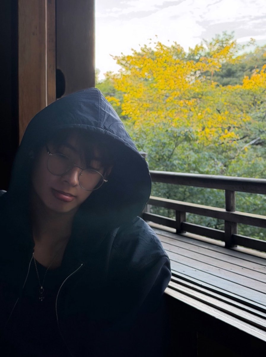 indaytutor's tweet photo. yim’s introverted nerd boy https://t.co/Jyd9OB7ioX