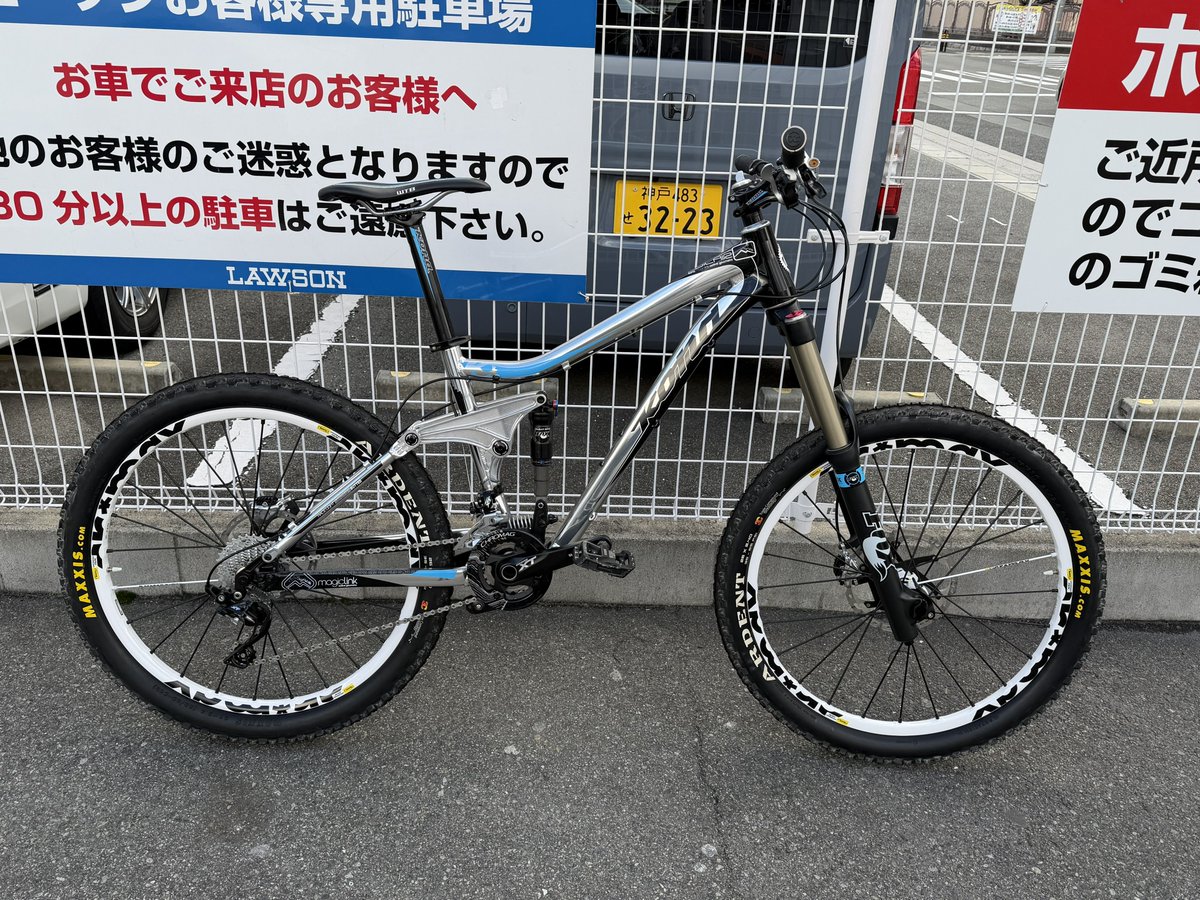 JAP_X_'s tweet photo. kona coilair 盗まれちゃいました😭

場所　神戸市須磨区名谷駅駐輪場
被害日時　2026/10/12 月 9時〜22時の間

須磨警察署に被害届提出しています
近隣で見つけた場合、直接私のDMか警察署までご連絡頂ければ幸いです

ツリーに構成と詳細を記載してます

拡散と情報提供お願い致します https://t.co/6cCY34zmYk