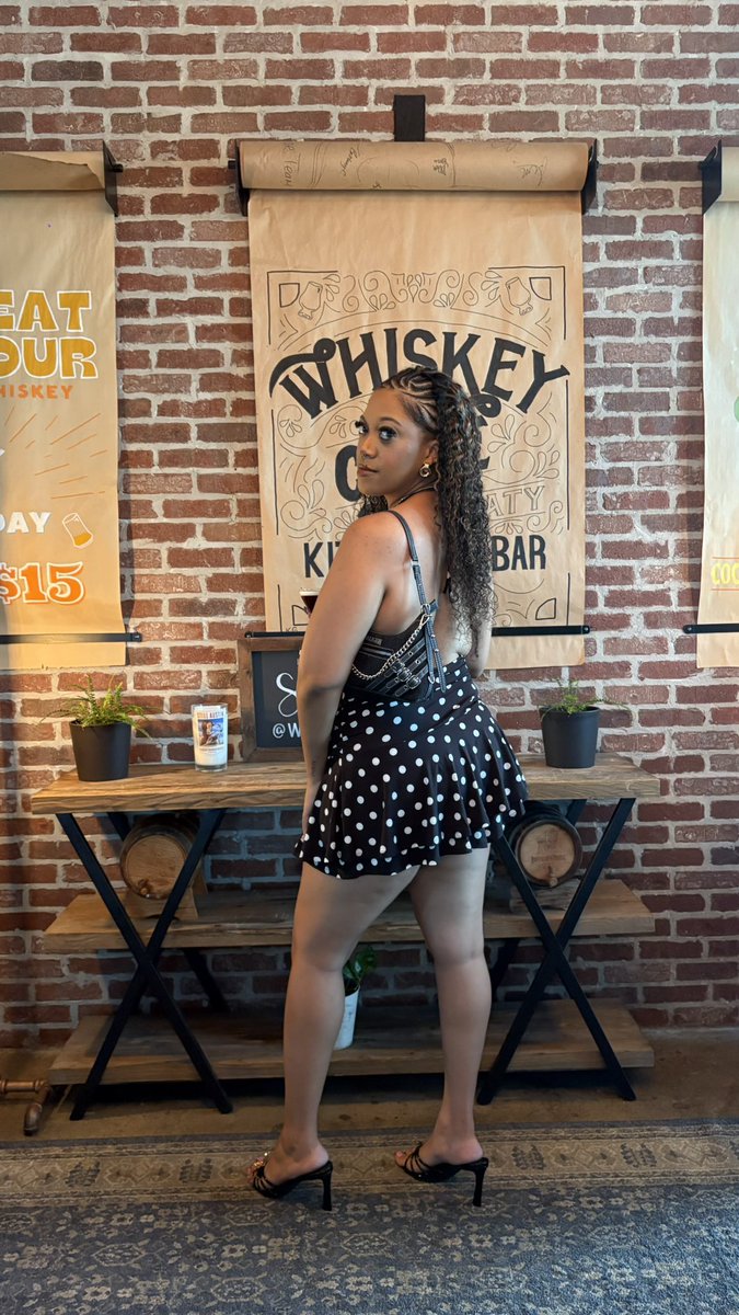 ___dessyy's tweet photo. 📸🍸🖤🫧 https://t.co/J4lbo7Nbkd