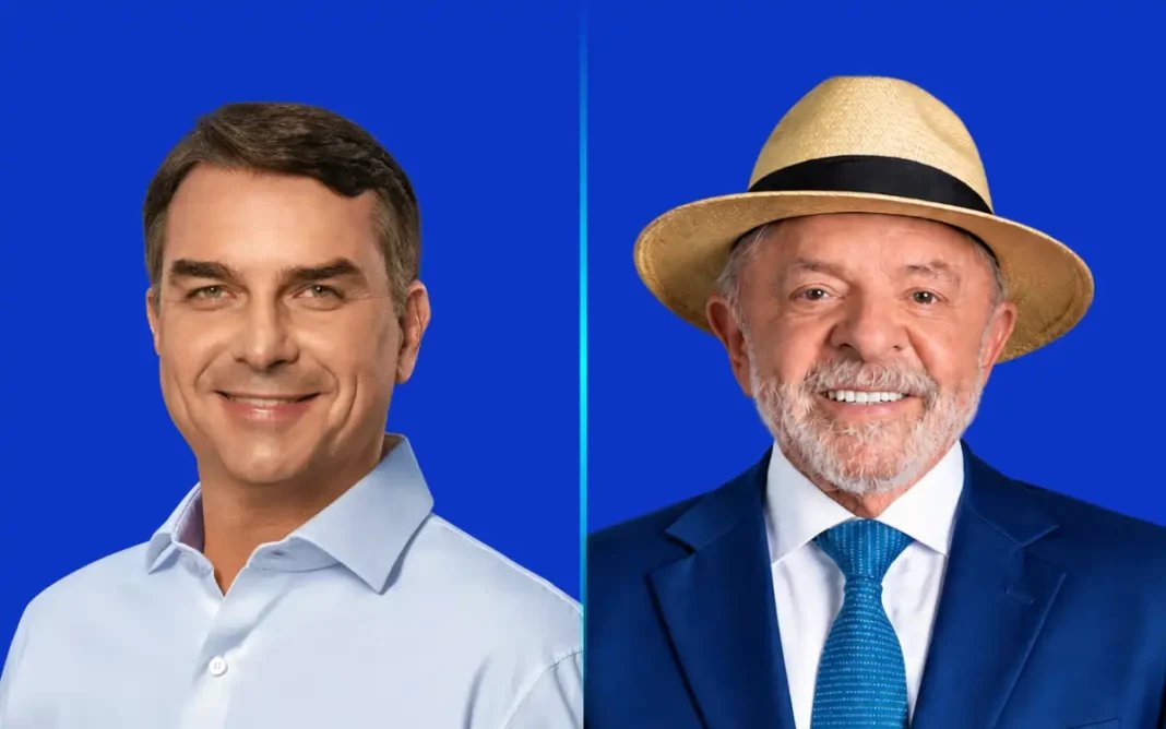 brpollsx's tweet photo. 🗳️ NEXUS/BTG: Flávio Bolsonaro (PL) tem 48% das intenções de voto no 2° TURNO; Lula (PT), 45%.

▶️ Votos Totais 
🔵 Flávio Bolsonaro (PL): 48% (+4)
🔴 Lula (PT): 45% (-1)
⚪️ Nenhum/Branco/Nulo: 5% (-3)
❓ NS/NR: 2% (+1)

O instituto também divulgou as intenções de voto considerando apenas os votos válidos.

▶️ Votos Válidos
🔵 Flávio Bolsonaro (PL): 52%
🔴 Lula (PT): 48%

A pesquisa ouviu 2.002 eleitores através de entrevistas telefônicas entre 10/10 e 12/10, tem margem de erro de ±2 p.p. e está registrada no TSE sob o código BR-07997/2026.

📆 10/10 a 12/10 
👤 2.002 eleitores
📌 BR-07997/2026

Obs.: As variações apresentadas no post são relativas à série histórica disponibilizada pelo instituto no material. O levantamento anterior foi divulgado em 28/09, antes do primeiro turno.