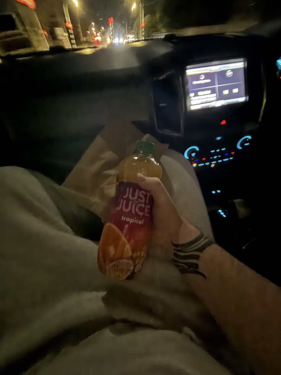 yourdadtoksss's tweet photo. buy me a pie &amp; juice and i’m yours forever 🫩 https://t.co/3vq3y6ahTJ