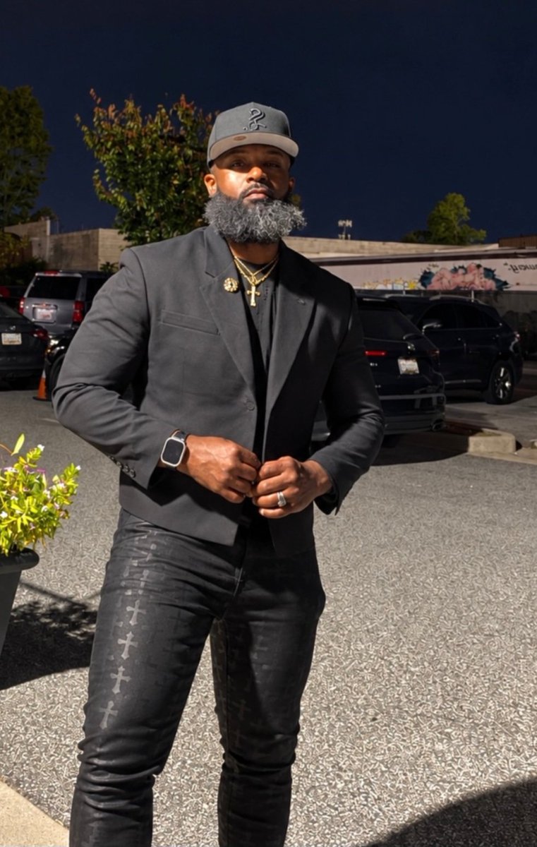 Maleeyecan53414's tweet photo. This is a fine sexy man π
#sexyblackmen #fineblackmen #maleeyecandy #bigolive #blackmenwithbeards #BlackIsKing #sexyblackmen #Chocolatemen #HandsomeBlackMen #MelaninMen #MelaninPoppin #blackkingz #kingzrus #urdashit https://t.co/7Inuu7bmbF