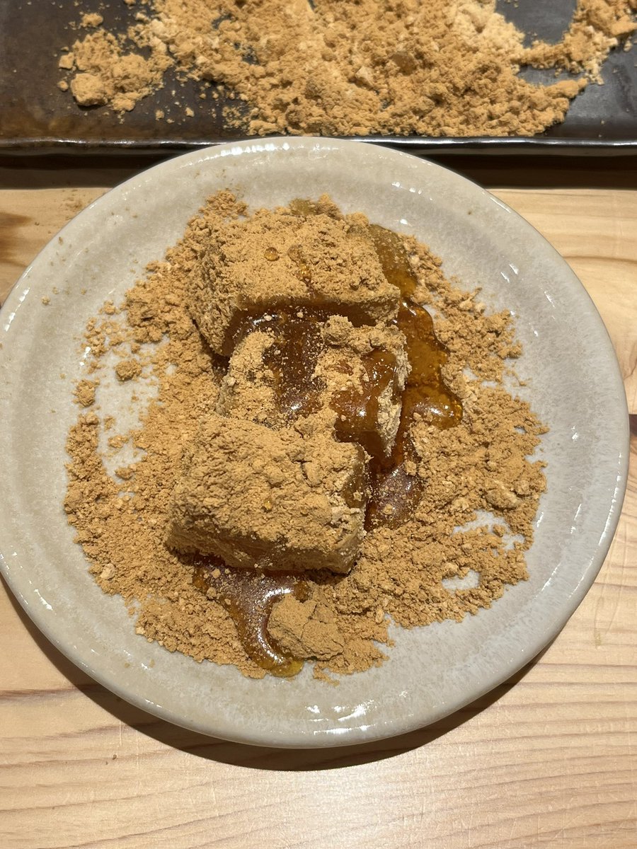 monoyuta's tweet photo. きな粉わらび餅黒蜜ね https://t.co/5gBrD6ejIb
