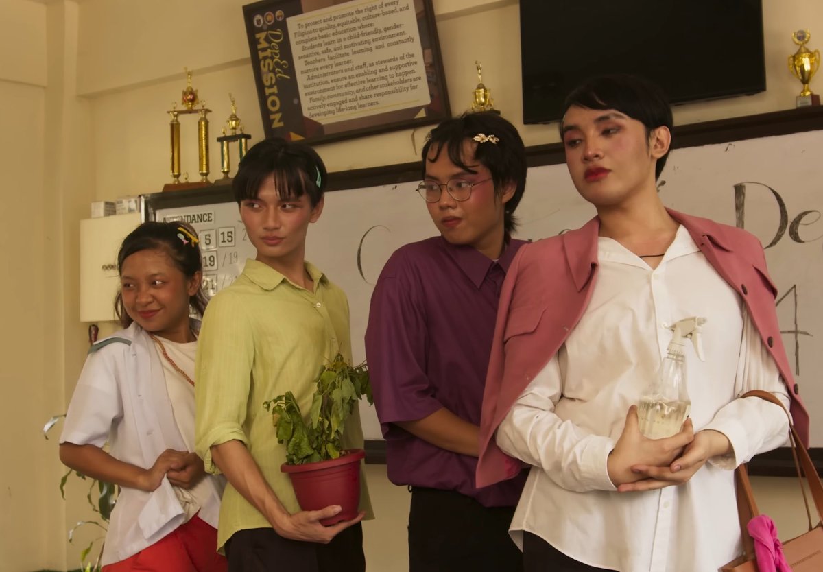 sjywin's tweet photo. “it’s possible na pinanganak kang babae, lalaki kang lalake, at mamamatay kang non binary!”

🎬 leslie, germie, benjie, trixie (2025) dir. allen prodigalidad https://t.co/Swl4JxBnwm