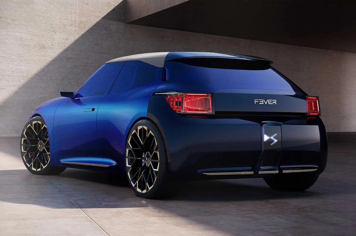 Marcocry99's tweet photo. 🚗 DS F3ver Concept — Next-gen DS 3 previewed!
✅ Back to hatchback shape (no longer an SUV)
⚡ All-electric, targeted range up to ~340 miles / ~547 km
📅 Expected launch: 2028
💰 More affordable than the current model
Source: https://t.co/oeadWa7Y2L
#DS3 #F3ver #ElectricCar https://t.co/BN3VNRvT09