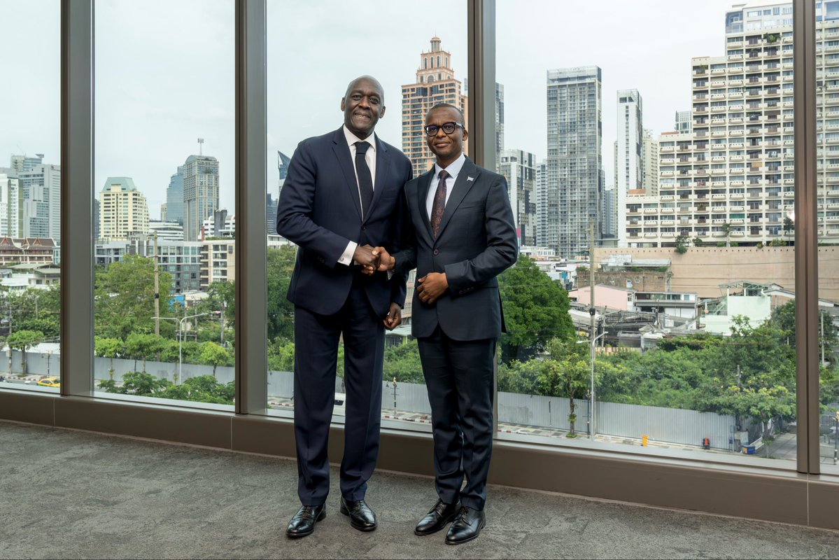 Diop_IFC's tweet photo. Botswana is building new engines of growth.
Good discussion with Vice President and Finance Minister @Ndaba_Gaolathe on how @IFC_org can mobilize private investment to support the Botswana Economic Transformation Programme, particularly in energy, agriculture, and tourism. https://t.co/pc1PVZz2TJ