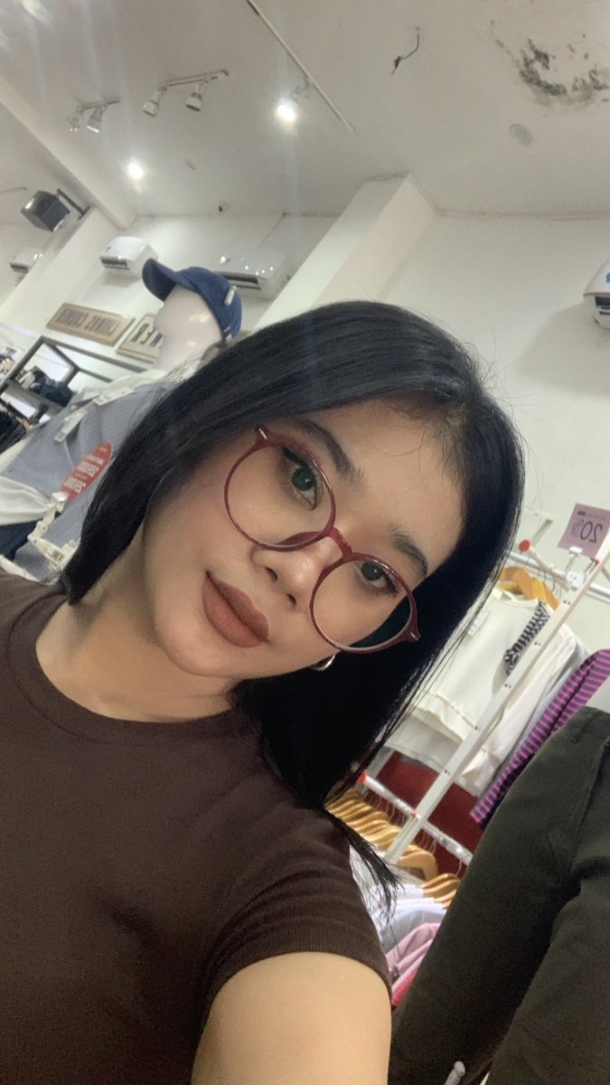 pramuhtialll's tweet photo. pap pake baju coklat https://t.co/ImU63HWlyc