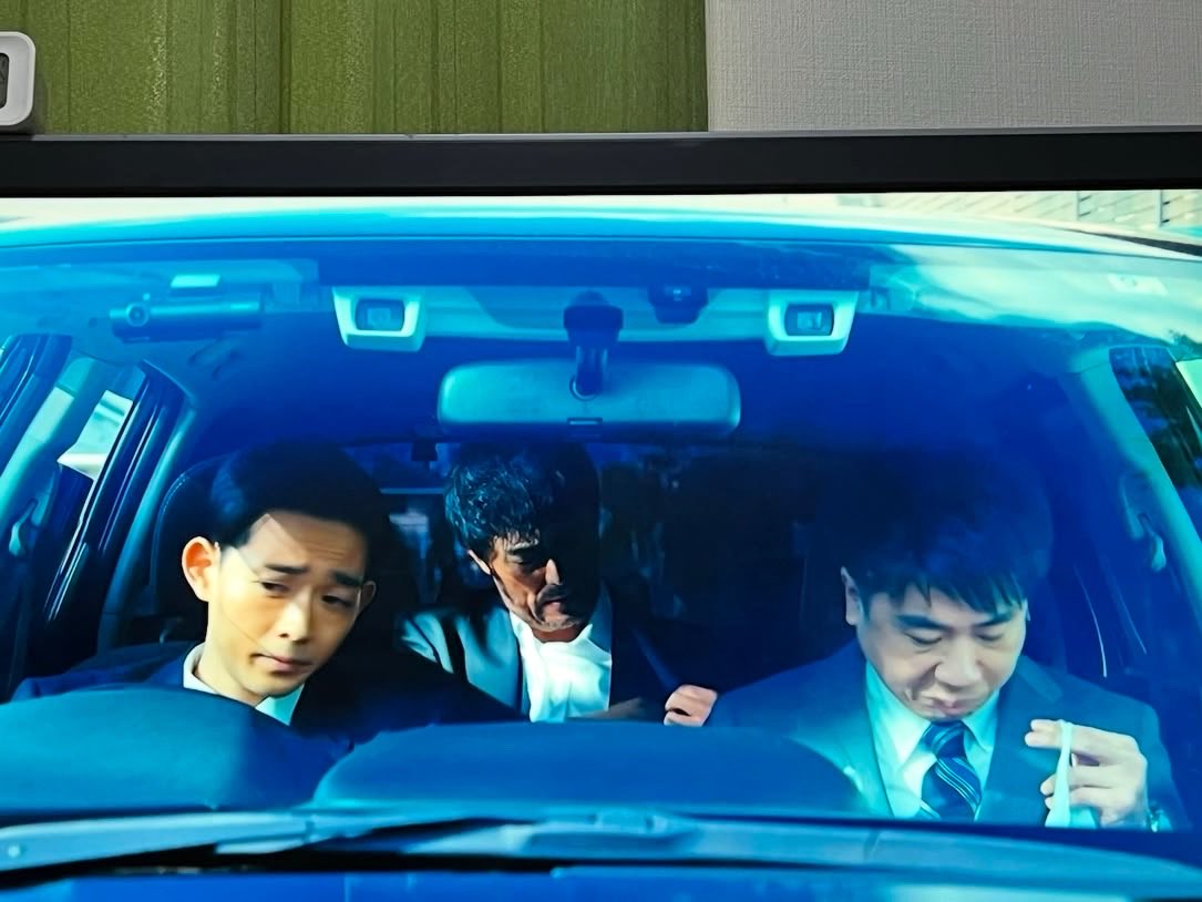 diangelo01's tweet photo. season1見返してるけど
この車内やばいwwww
テントのモニターとシンシー https://t.co/QvD96MW7PS