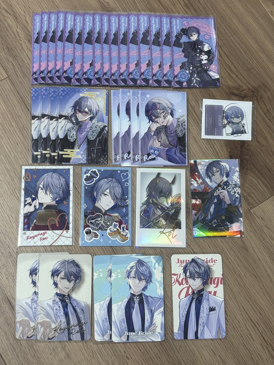 ao_LILIA's tweet photo. @ocharq 初めまして。グッズの断捨離中です。宜しければ定価(送料はこちらで負担いたします)で買い取っていただきたいです。御検討の程宜しくお願いいたします🙇‍♀️全てでなくても大丈夫です。指定枚数お送り致します。 https://t.co/MTHSpEoAh2