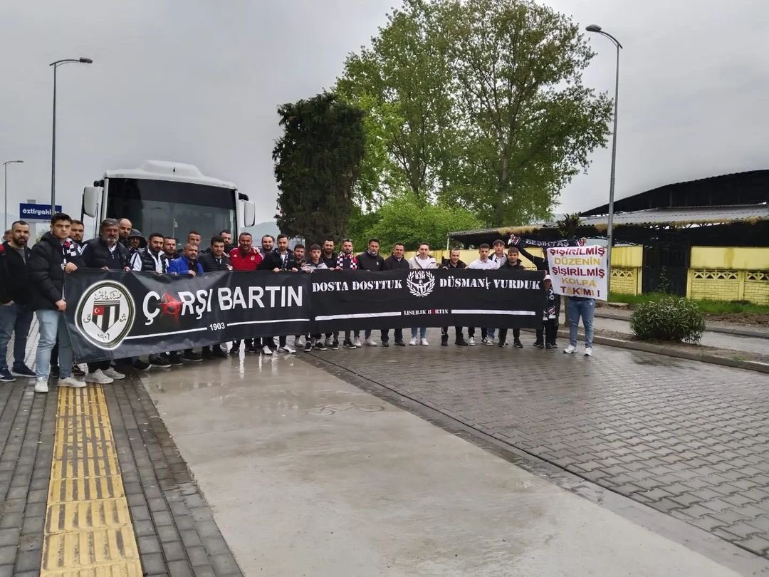 bartincarsi's tweet photo. SADECE BEŞİKTAŞ🏁 https://t.co/8XOzhedFqQ