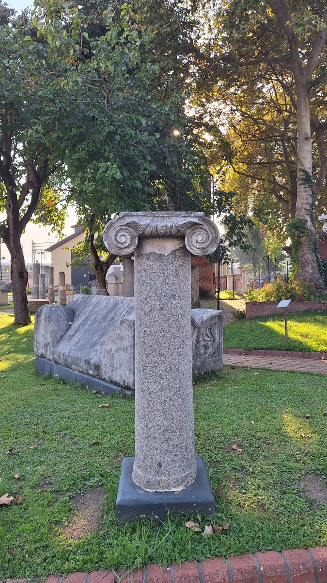 ozgul__onder's tweet photo. 🌿 Kocaeli Arkeoloji Müzesi
Müzede Kocaeli’nin Paleolitik çağdan, Roma, Doğu Roma ve Osmanlı dönemine kadar olan eserleri kronolojik olarak sergilenmektedir.
..
İzmit Sanat Tarih
11102026 https://t.co/LucfhgP2zR