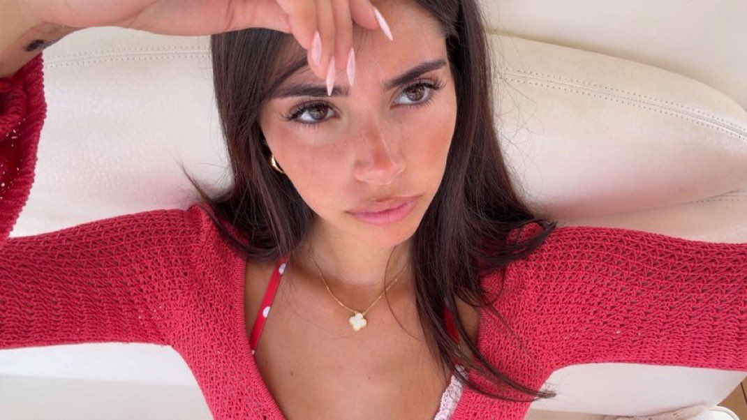 yeahigoon_'s tweet photo. Darla has such a beautiful face 😍 https://t.co/NUWNDgK3PT
