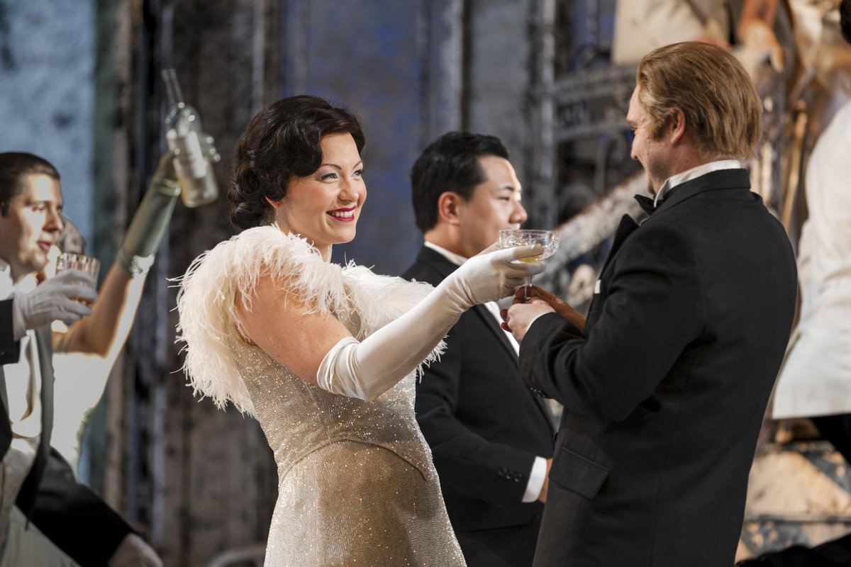 OperaVision_eu's tweet photo. Sempre libera, until now...
Society forgives a courtesan almost anything, except falling in love with one of its sons.

La traviata from @GarsingtonOpera 
Fri 16 Oct at 19:00 CET

➕ https://t.co/FFkpbDtU4q https://t.co/SpAzW7L5j9
