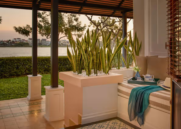 vacationentry's tweet photo. Start your morning with a cup of tea and views of the Thubon River. Relax in the serene surroundings at Anantara Hoi An Resort before getting ready for a fun-filled day.
@Anantara_Hotels
#AnantaraHoiAnResort
#HoiAnHotel
#RestandRelaxations
#SpaciousLiving
#MemorableStay https://t.co/cZRhYQvqrt