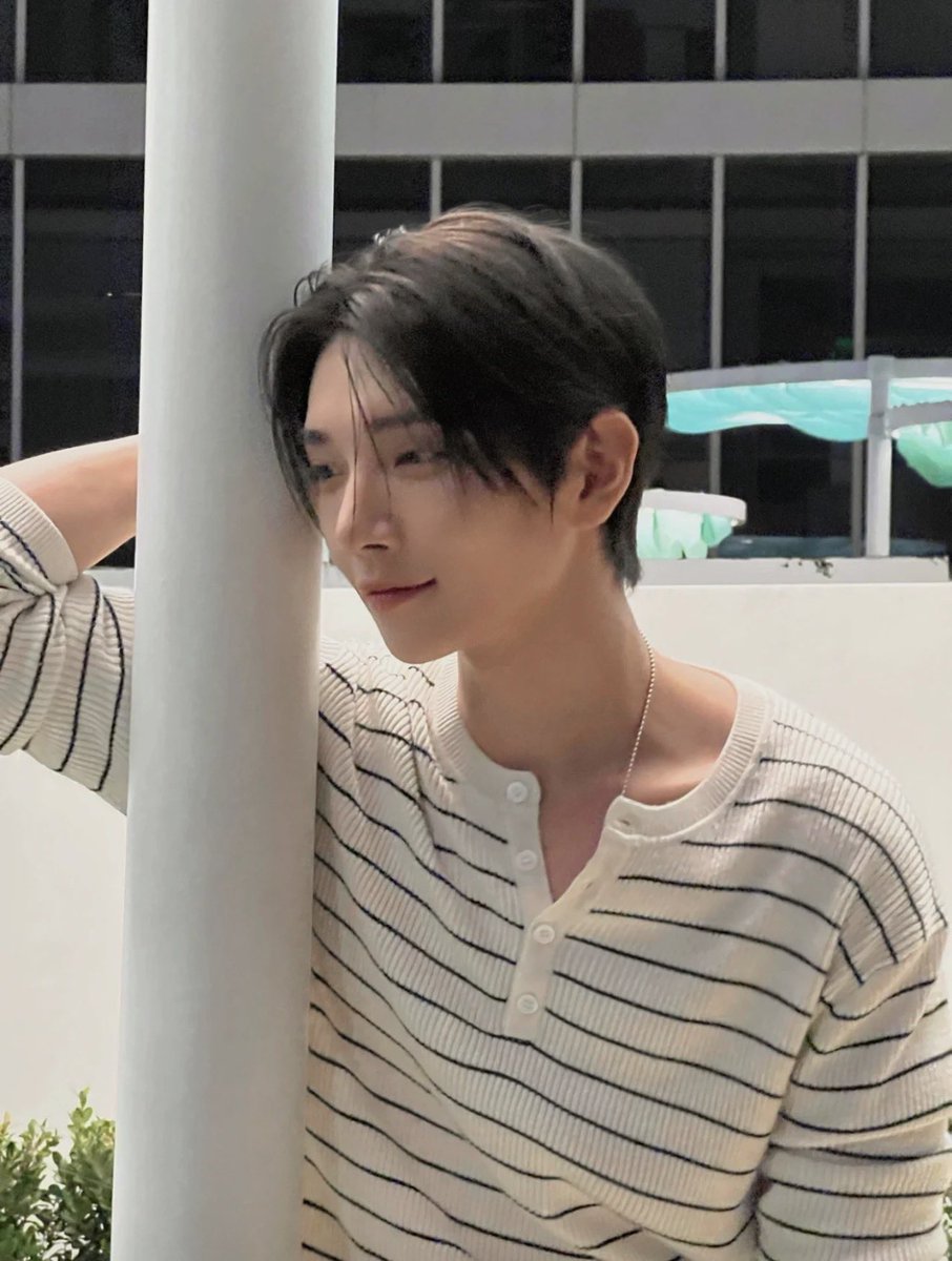 shua_enthusiast's tweet photo. joshua's shanghai dinner and night out! made the most of his short stay 🥺💛

joshu_acoustic XHS
#조슈아 #JOSHUA #xiaohongSHUA https://t.co/b4Cm2Y6LNe