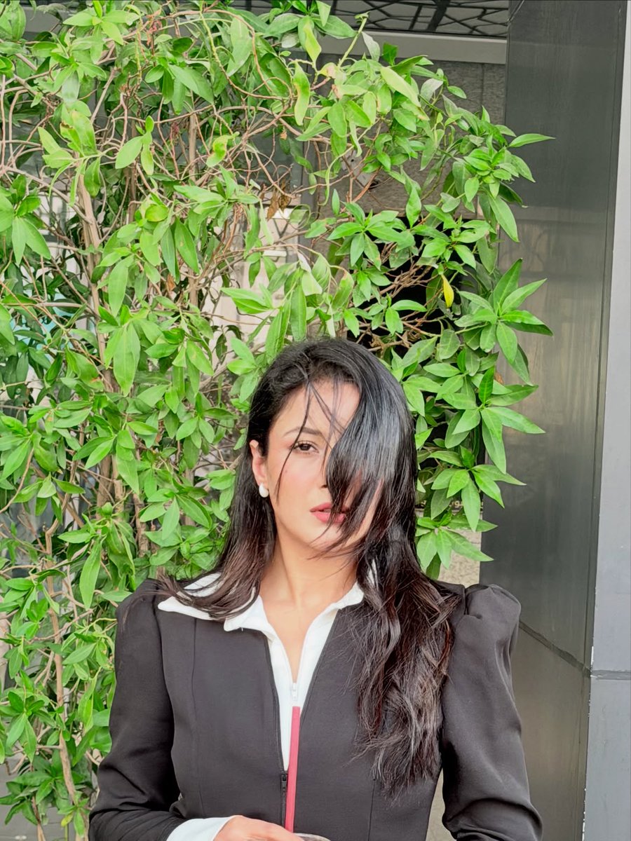DelhiTimesTweet's tweet photo. #ShehnaazGill serves a chic look in a black-and-white outfit 

@ishehnaaz_gill #ShehnaazGill #Shehnaazian #ShehnaazFC https://t.co/XvHhJ55gUz