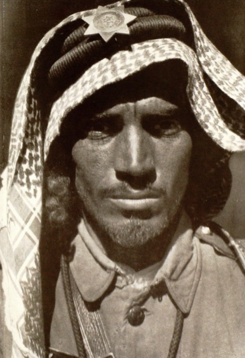 j67zr's tweet photo. زيد بن غانم الشمري

المجاهد الوحيد من جزيرة العرب الذي قاوم الاحتلال الايطالي في ليبا والتقى بـ عمر المختار

وساله عمر من اي العرب انت ؟

 فاجوبه زيد من شمر فقال عمر قوم حاتم الطائي اذا اكرم الناس

صفحة 338 https://t.co/ignNCM1W9M