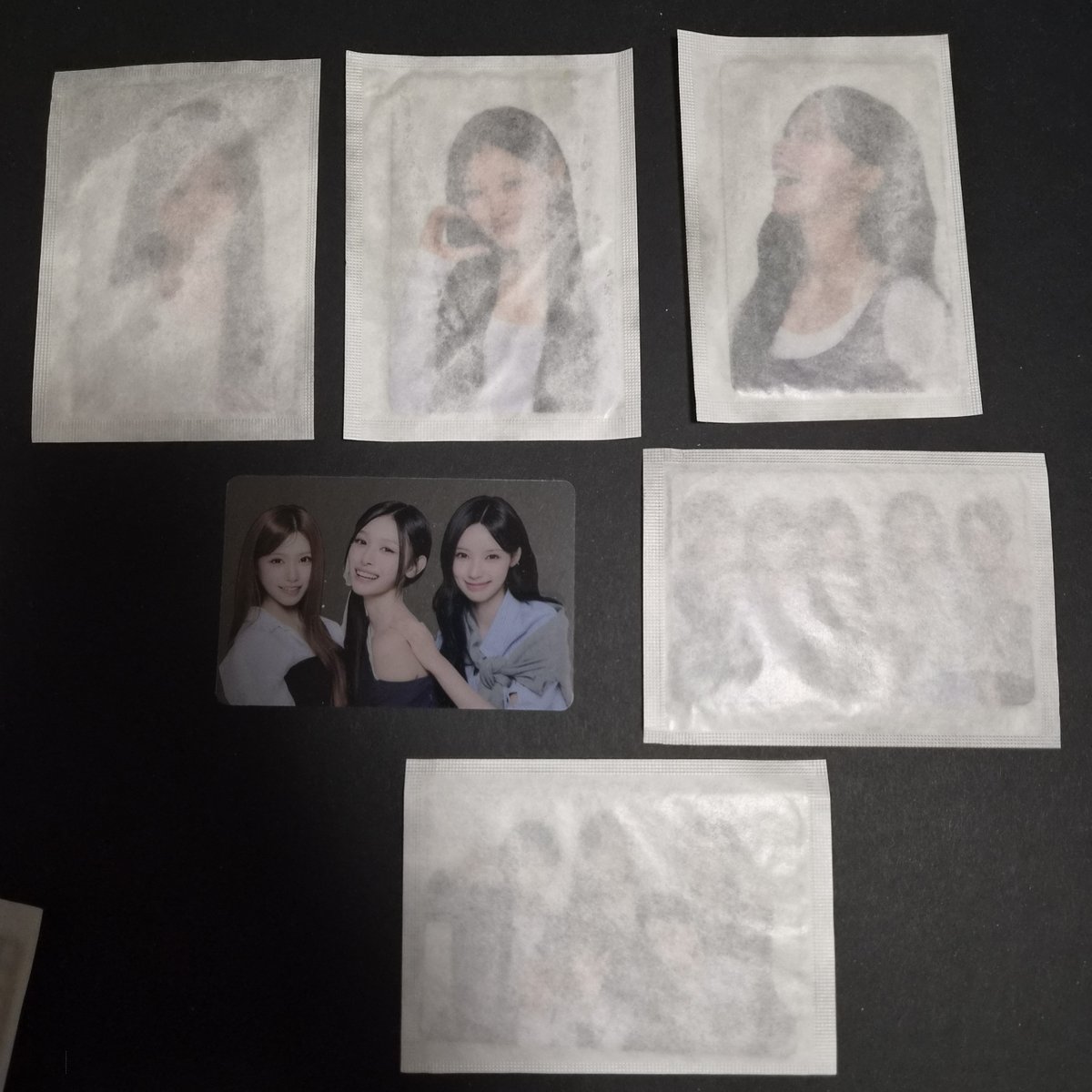 ghgryd2026's tweet photo. 리센느 빵 투명포카 양도

제나 0.3
미나미 0.4
원이 ❌️❌️
3인 유닛 0.5
단체 0.6

일괄시 2.0

+ 배송비

https://t.co/6FrREXH7fL

포카 특성상 하자 예민하신 분 X

원이 리브 미나미 메이 제나 https://t.co/5wPNvEFph1
