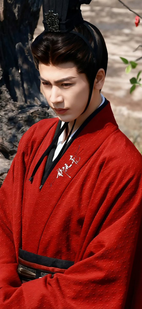 KongsonSiwanee's tweet photo. หล่อชุดแดงไม่มีแรงเดินค่ะ❤️หล่อออร่ามากค่ะ🤩🥰🫶🏻
:
เย่ถิงเยี่ยน / เย่เฮ่อ องค์รัชทายาท
Citang🎥 (ฉือถัง) 20261013
:
Day 29
:
#จางหลิงเฮ่อ #Zhanglinghe 
#张凌赫 #CiTang #Revenge
https://t.co/tODnJtf2gL /On_Pic📷🫶🏻 https://t.co/m5Ump6UzMz