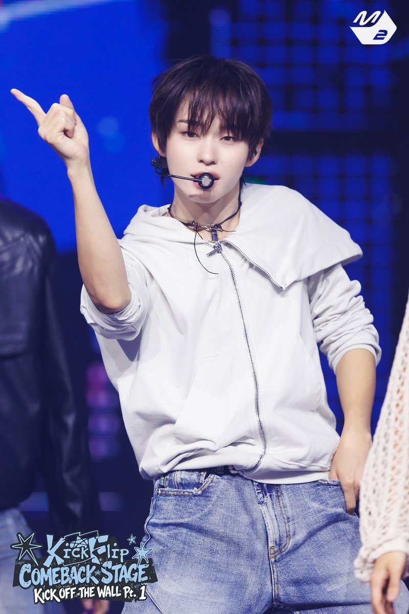 Spain_KickFlip's tweet photo. @kickflip_jype @M2MPD Parte 3 del hilo de fotos del Comeback Stage de @kickflip_jype de la canción "미완성(Puzzle Piece)" que ha publicado @M2MPD 

#KickFlip_COMEBACKSTAGE
#KickFlip #킥플립 https://t.co/uxdNK6cLOS