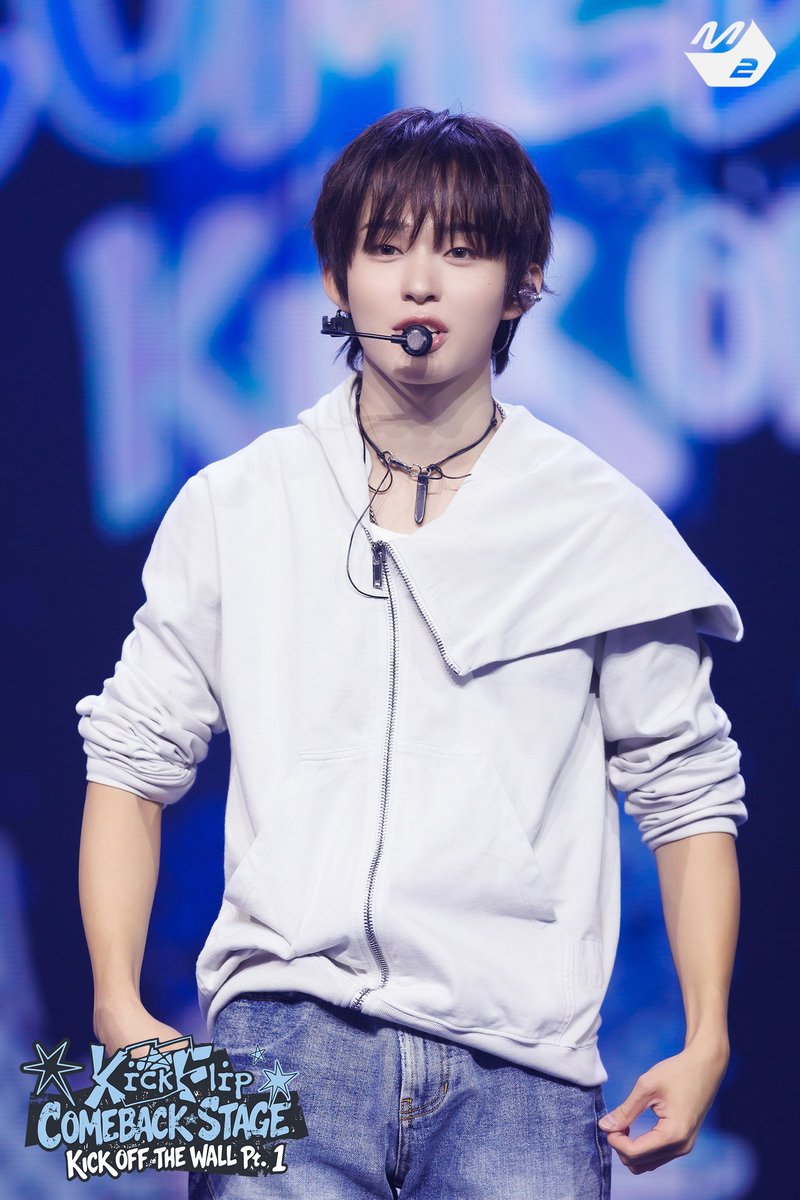 Spain_KickFlip's tweet photo. @kickflip_jype @M2MPD Parte 3 del hilo de fotos del Comeback Stage de @kickflip_jype de la canción "미완성(Puzzle Piece)" que ha publicado @M2MPD 

#KickFlip_COMEBACKSTAGE
#KickFlip #킥플립 https://t.co/uxdNK6cLOS