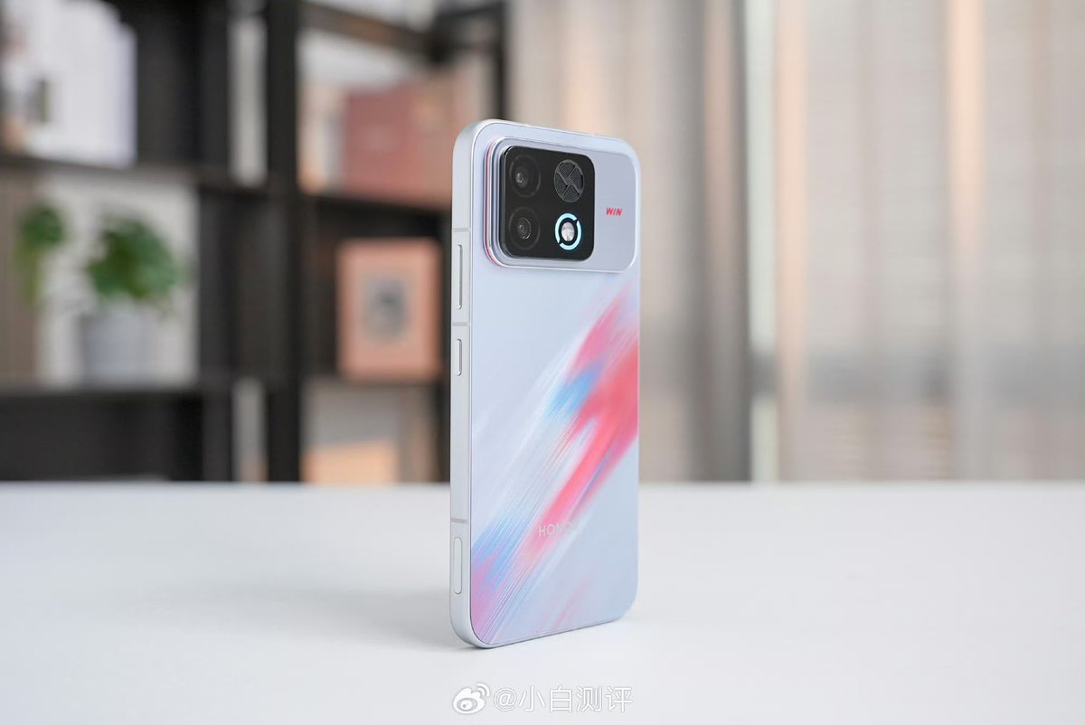 NexToWeb's tweet photo. HONOR WIN2 is ready to Win https://t.co/yau1U5g6gQ