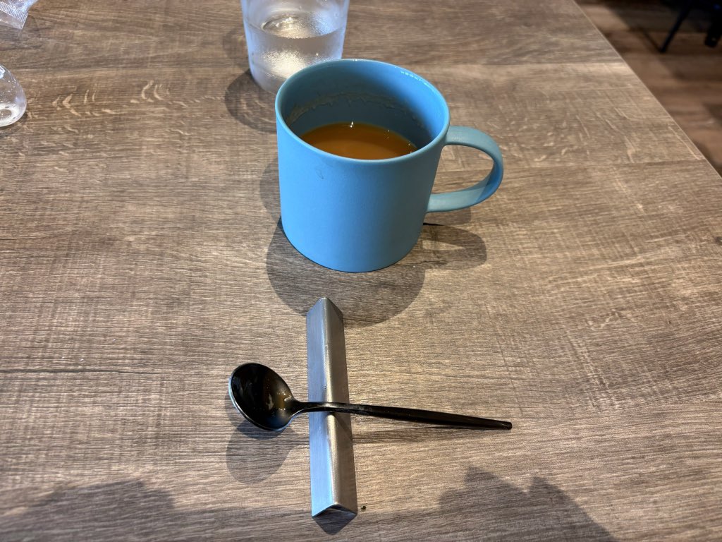 5mori2's tweet photo. 久しぶりにパティシエカフェポポラスで鶏ハムのフォカッチャサンドランチ🥪
鶏ハムも野菜もたっぷり🧡

BLTサンドプレートもパチリ https://t.co/TPcx27IRdG