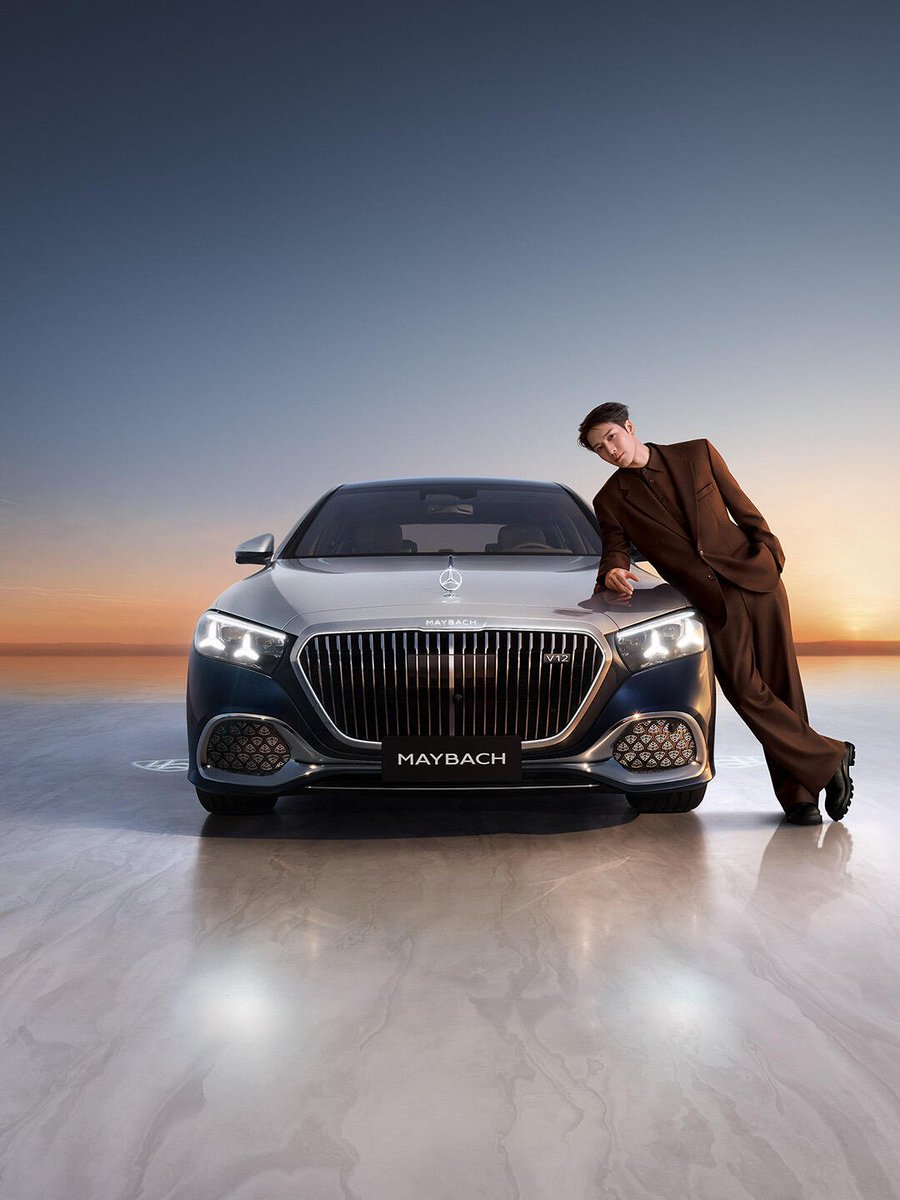 JacksonWGlobal's tweet photo. [XHS] 261013 Mercedes-Benz 

Maybach Global Brand Ambassador Jackson Wang for the new Maybach S-Class! ✨

#JacksonWangxMaybach https://t.co/5wQTWISua0