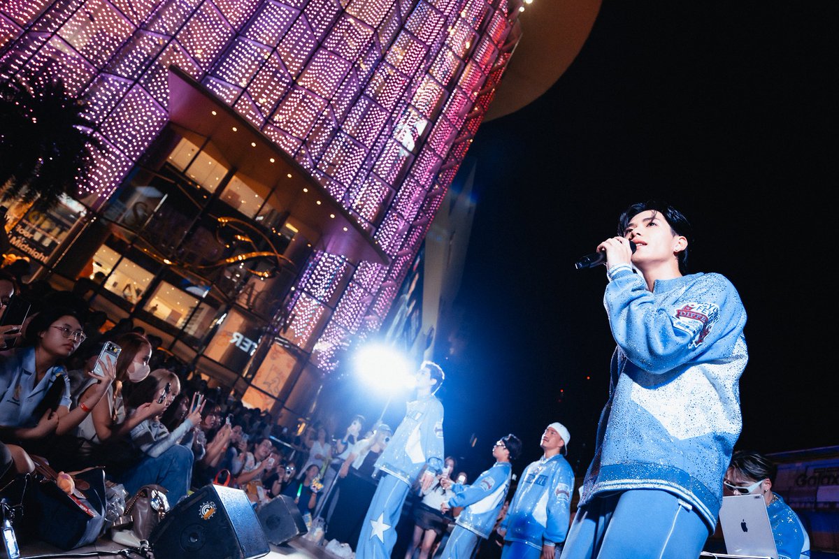 NowtoNice_Ent2's tweet photo. [📷] PSYCHIC FEVER DIFFERENT LISTENING PARTY BUSKING in BANGKOK 

เก็บตกภาพบรรยากาศภายในงาน (2) ✨

#PSYCHICFEVER
#PCF_DIFFERENT
#PCF_DIFFERENTinBKK
#NowtoNiceEnt https://t.co/nAfqSbGEgt