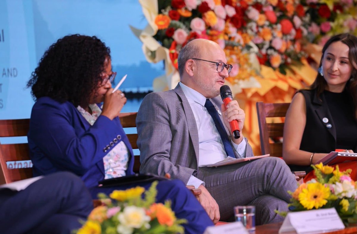 ClimateZA's tweet photo. 🌍 PCC AT THE QUY NHON DIALOGUE

@ClimateZA Executive Director Dorah Modise joined global leaders in Viet Nam, calling for country-led climate finance, a just transition and stronger partnerships to turn climate ambition into tangible action.

#JustTransition #ClimateFinance https://t.co/wZk1btardK