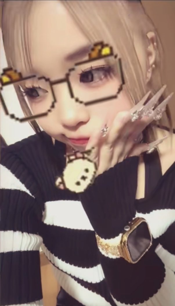 3exyai's tweet photo. 早く派手髪しはひ https://t.co/l3zaVvy7El