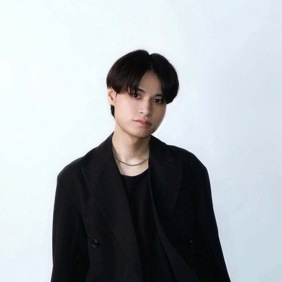RoyYanoMusic's tweet photo. 【お知らせ】
お世話になっております。
Dotnoiです。

本日より活動名義を「Roy Yano」に変更いたします。

より名前らしい親しみやすい名義で音楽を作っていきたいと思い変更を決めました。

新名義での楽曲リリースも近々予定しております🙌

今後とも何卒よろしくお願いいたします！ https://t.co/uL4zcSueQ9