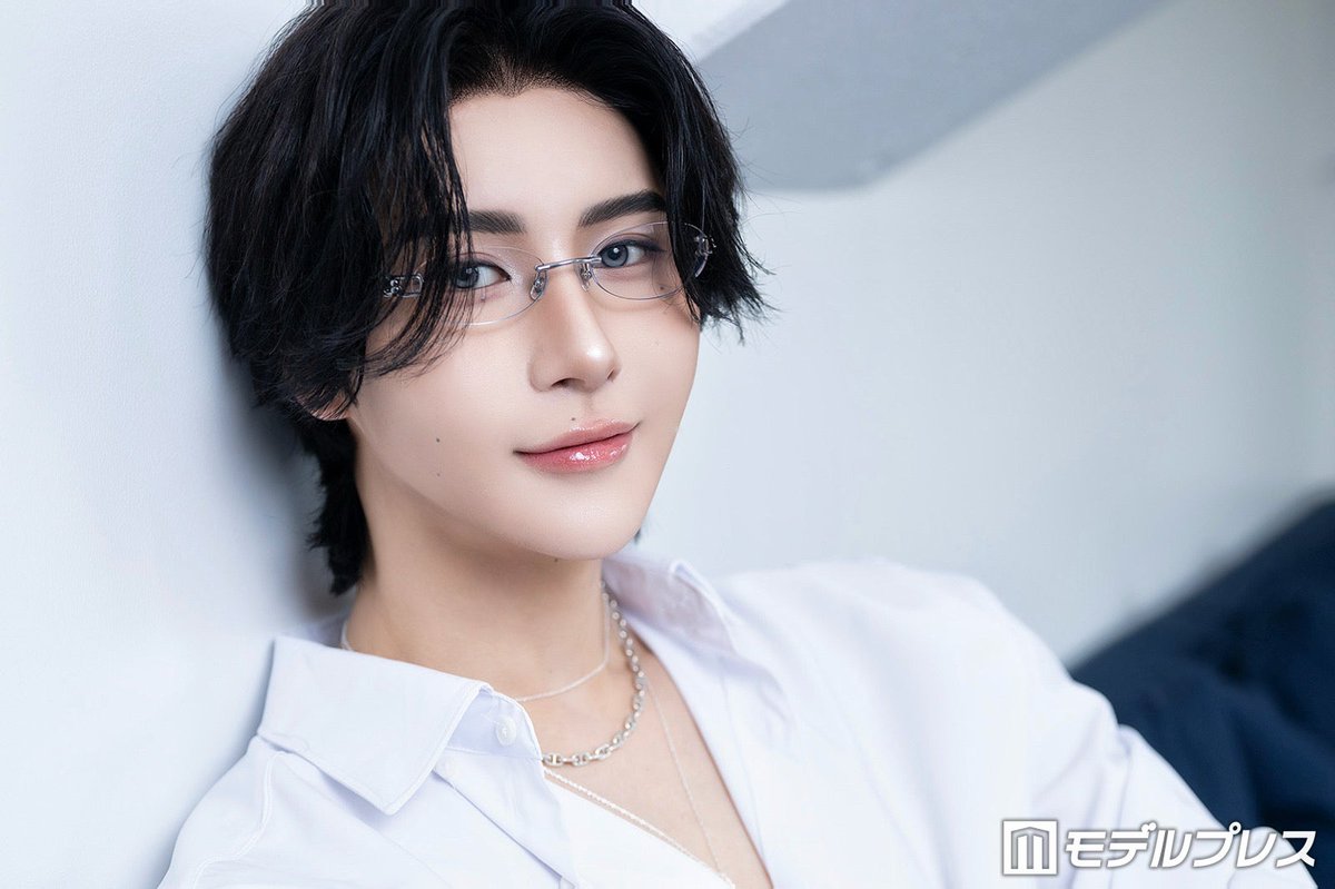 modelpress's tweet photo. GYUTAE、黒リップのドラァグクイーン姿で雰囲気ガラリ🖤

俳優デビュー作での自作メイクが話題「完成度がすごい」「一瞬誰か分からなかった」
https://t.co/PdCACF1B3a

「田中・イン・ワンダーランド」出演❗️

主人公のライバルクイーン
ドルマ・プッタネスカ役👠✨

@_kimgyutae https://t.co/B5Z0W9DH82