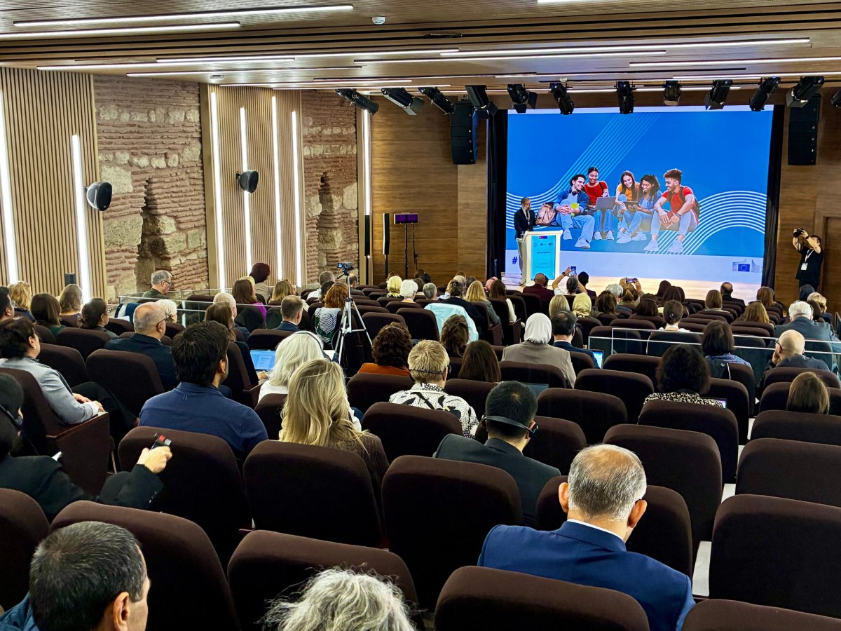 educaINEE's tweet photo. 🌍 Hoy se celebra en Estambul la reunión anual de #EurydiceEU

Una oportunidad para compartir experiencias, analizar las prioridades de la red y avanzar en nuevos proyectos y líneas de trabajo.

🤝 Gracias a los anfitriones por la acogida. https://t.co/yUOK6lMlVF