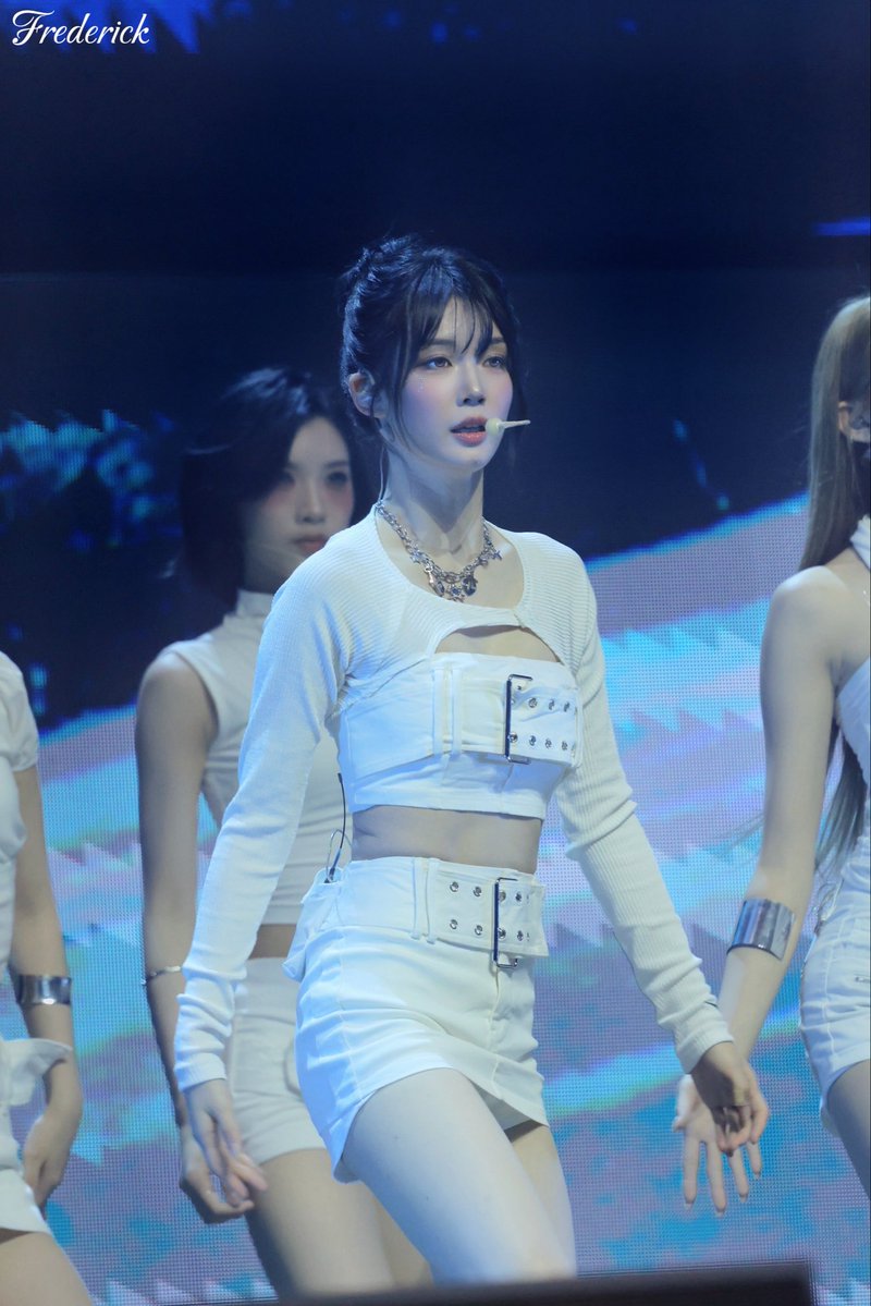 Frederick_0302's tweet photo. 261011 HQ

여신이다……
#tripleS #트리플에스 #공유빈 #Yubin #유빈 https://t.co/qo01Llls6o