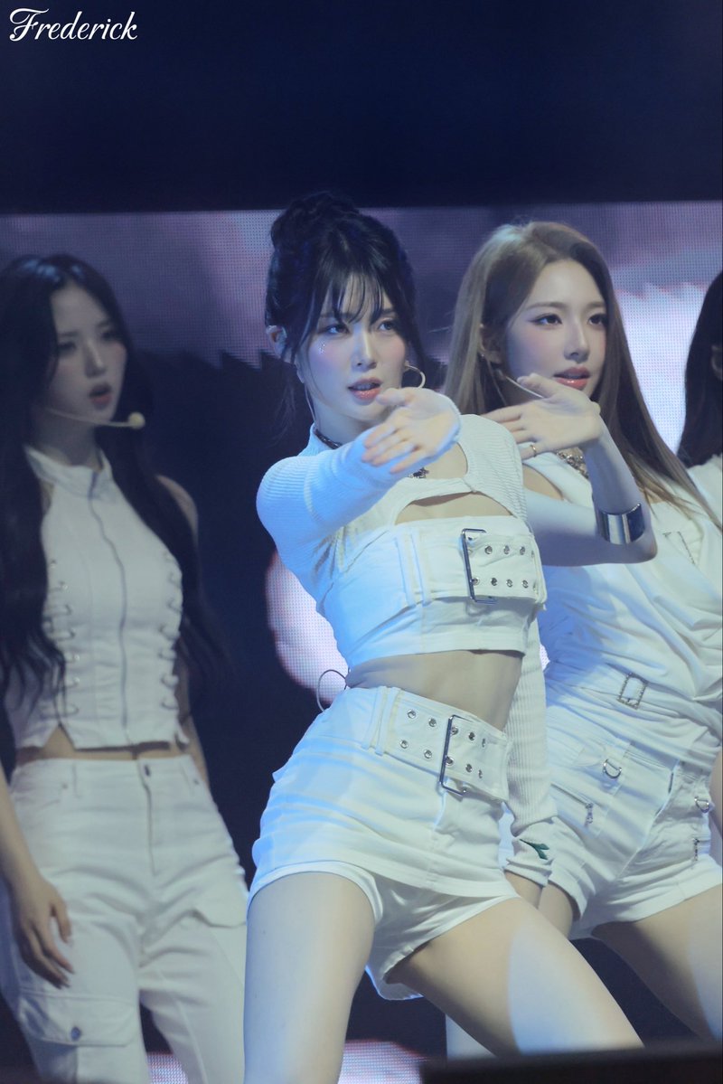 Frederick_0302's tweet photo. 261011 HQ

여신이다……
#tripleS #트리플에스 #공유빈 #Yubin #유빈 https://t.co/qo01Llls6o
