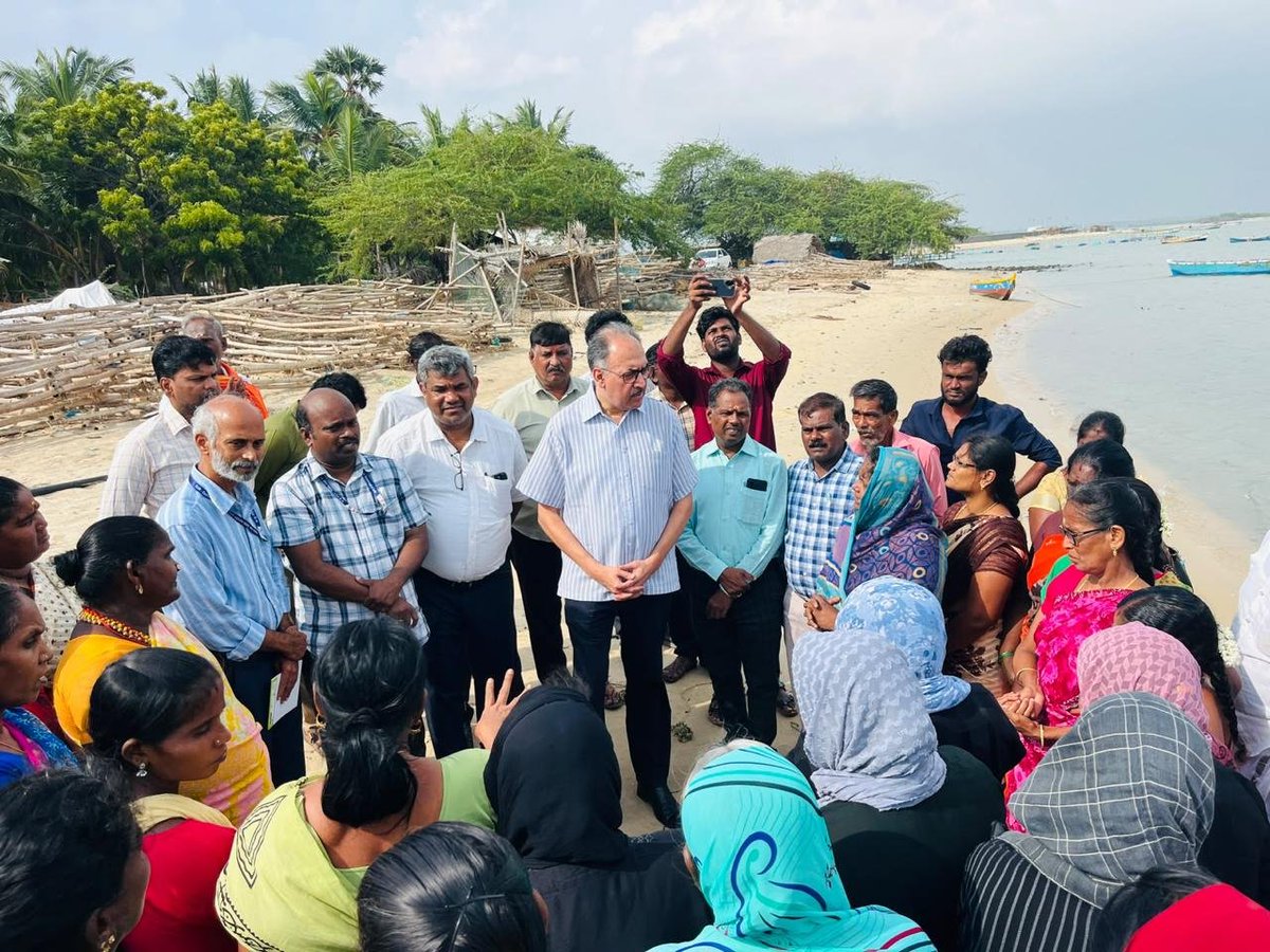 FisheriesGoI's tweet photo. Dr. Abhilaksh Likhi, Secretary, Department of Fisheries, Government of India, visited the seaweed cultivation site at Munnaikadu, Mandapam Camp, Tamil Nadu, and interacted with women members of a Self-Help Group (SHG) engaged in seaweed farming.

During the interaction, the seaweed farmers explained various techniques adopted for seaweed cultivation in Tamil Nadu, including monoline and raft-based methods. The SHG members also demonstrated different cultivation operations, sharing their practical experience in seaweed farming, maintenance and harvesting. The SHG is creating livelihood opportunities in the village.

The Department of Fisheries, Government of India, has designated ICAR-CMFRI’s Mandapam Regional Centre as a Centre of Excellence for seaweed cultivation, strengthening research, technology adoption and capacity building in the sector.

Union Secretary encouraged the SHG members to enhance production, bring more farmers into the group and avail benefits under Government schemes, including the Pradhan Mantri Matsya Sampada Yojana (PMMSY) and Pradhan Mantri Matsya Kisan Samridhi Sah-Yojana (PM-MKSSY).

#SeaweedFarming #WomenEmpowerment #BlueEconomy @mygovindia  @nfdb_india