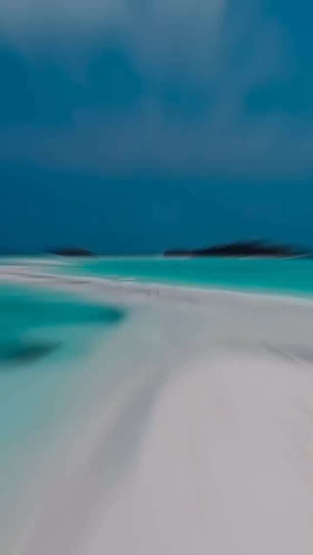ilsibeth's tweet photo. A little Sunday recap from beautiful Dhigurah, Maldives. I can’t get enough of this place. Did you spot the photo I used twice in this reel? https://t.co/ypBFZgwHNS