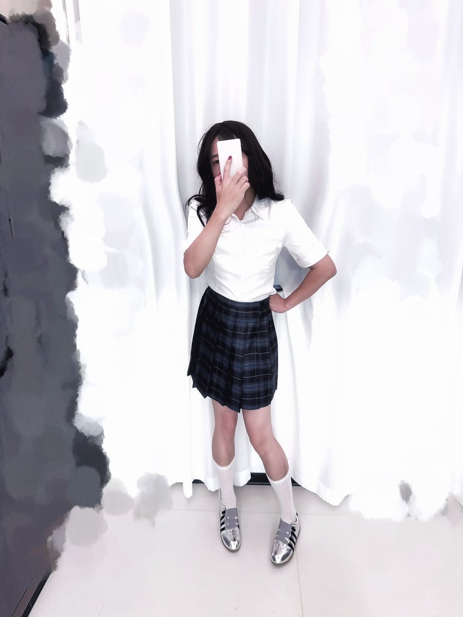 JellyInKitty's tweet photo. 穿上女装的感觉比操逼高潮来的还要快，已经控制不住想要在人前展示自己反差的一面，像妓女一样，越骂越兴奋，我真是天生的鸡巴套子 https://t.co/lKf9USed2W