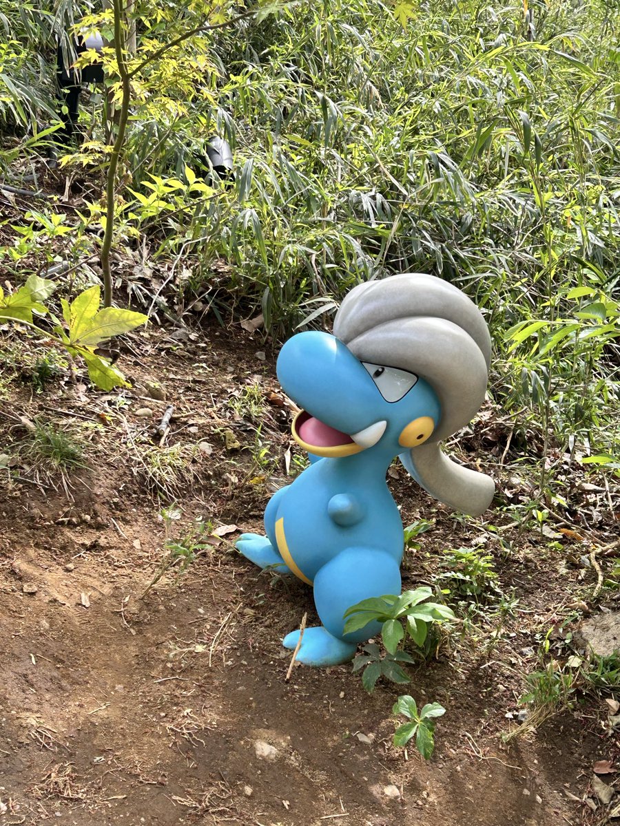 aoi_70's tweet photo. 4月と10月行ったポケパークの写真見比べてた、なんかメタモン増えてない……？

←4月　10月→ https://t.co/z3XKfxtuGR