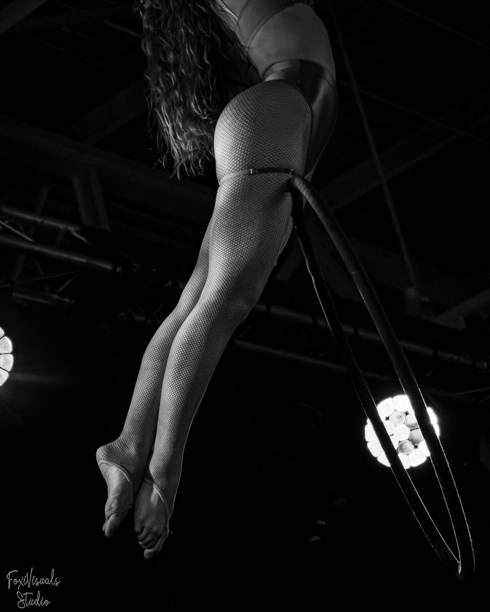 FoxiVisuals's tweet photo. Bienvenue !

je suis un Photographe basé en France / Spécialisé en photo boudoir/érotisme artistique🫦

Portfolio &amp; univers ci-dessous👇 https://t.co/X7RV60i2EU 

📩 DMs ouverts pour shootings &amp; collabs
#Photography #boudoir #EroticArt #FoxiVisuals https://t.co/AvOWyRR8wN