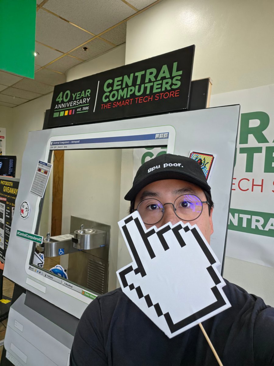 CalvinandHubbes's tweet photo. @centralcomputer Hoping for a GPU to prove my hat wrong and make me GPU rich #CentralComputers40 https://t.co/9ylUbcZDQB