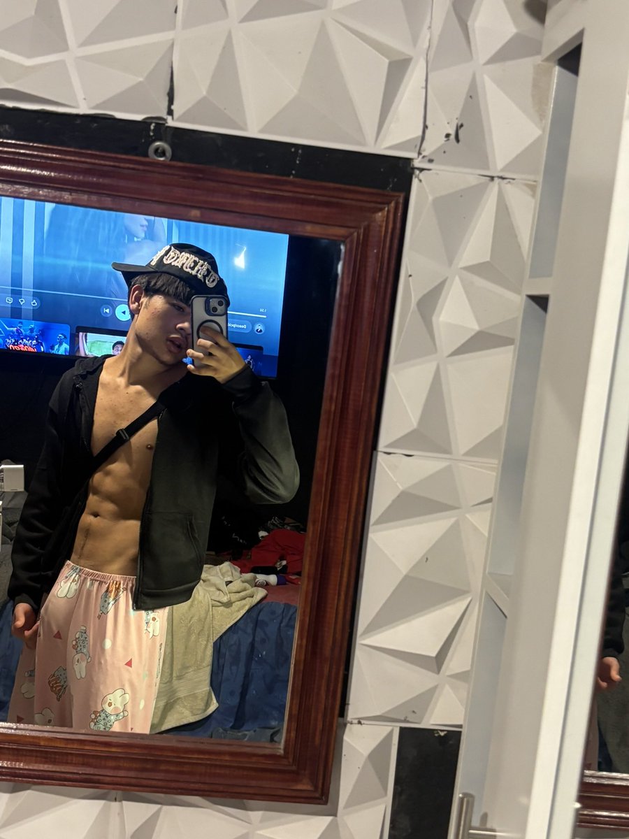 JesusAl01072150's tweet photo. Te gusto? >>>> https://t.co/Gesk15AdQV 😼🤤 https://t.co/nUcJ3dlywr