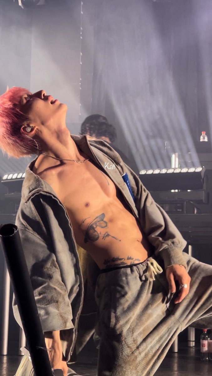 Daisyik1's tweet photo. Kim Hanbin aka B.I #KIMHANBIN #비아이 https://t.co/pAwYpCXw5P