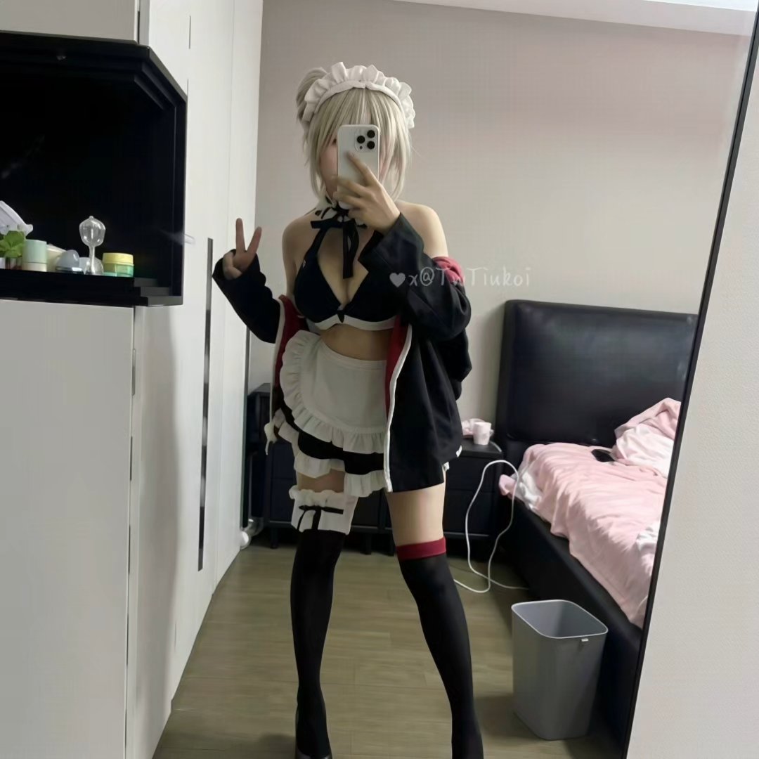 TwTiukoi's tweet photo. saber女仆 https://t.co/msDrG2IE40