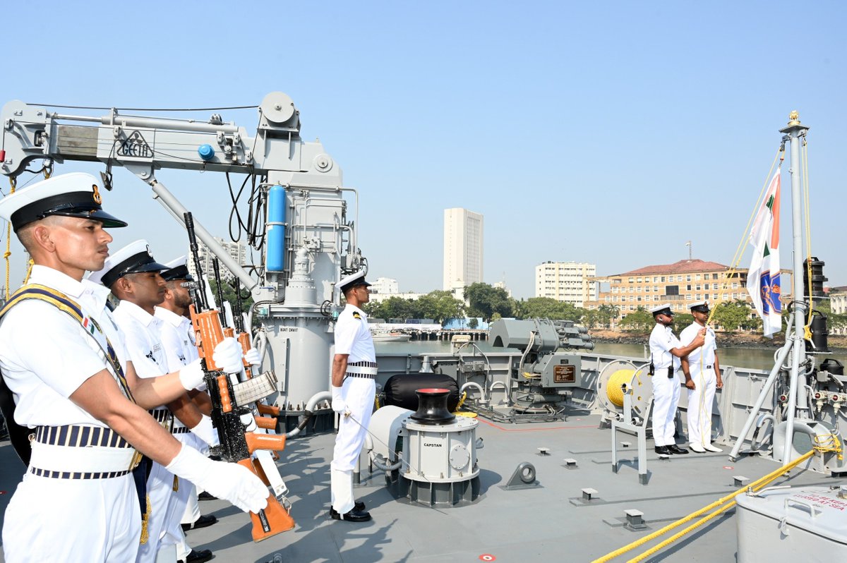 PIB_India's tweet photo. 💠 Indian Navy commissioned INS Mangrol (P82), the third Mahe-class Anti-Submarine Warfare Shallow Water Craft (ASW-SWC), at the Naval Dockyard, Mumbai

💠 Designed for operations in coastal and shallow waters, INS Mangrol is equipped to undertake Anti-Submarine Warfare (ASW), underwater surveillance and Low-Intensity Maritime Operations (LIMO), along with mine warfare-related tasks

💠 #INSMangrol derives its name from the coastal town and prominent fishing harbour of Mangrol in Junagadh district of Gujarat

Read here to know more: https://t.co/n592HaDTG8 

@indiannavy @SpokespersonMoD