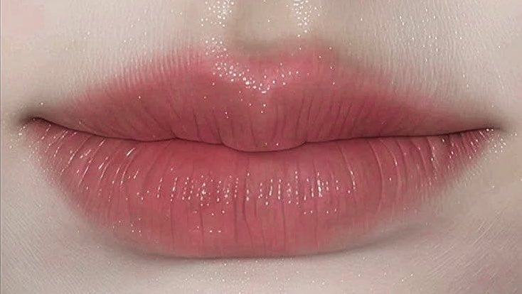 youroseu's tweet photo. ╱ my details of body, might soul as well. https://t.co/c5z2qTCELA