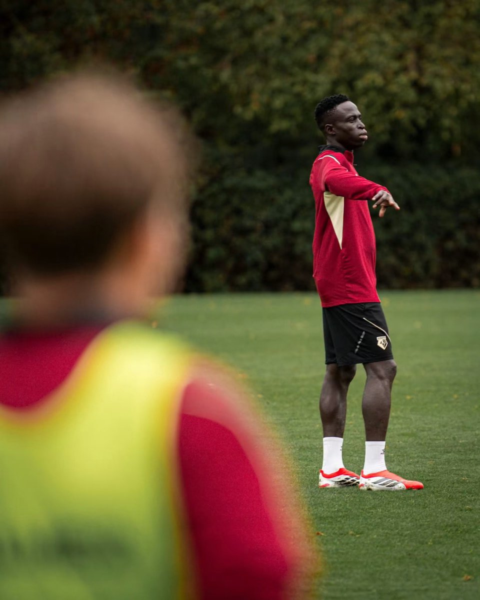 PalatyrDiouf1's tweet photo. 💬 Thierno Seydi (Agent joueurs) 🇸🇳 : "Krépin Diatta avait des exigences salariales trop élevées, au point de refuser plusieurs clubs qui s’étaient positionnés sur lui. Il se retrouve aujourd’hui à Watford, avec un salaire largement inférieur à ce que certains clubs lui proposaient en début de mercato."